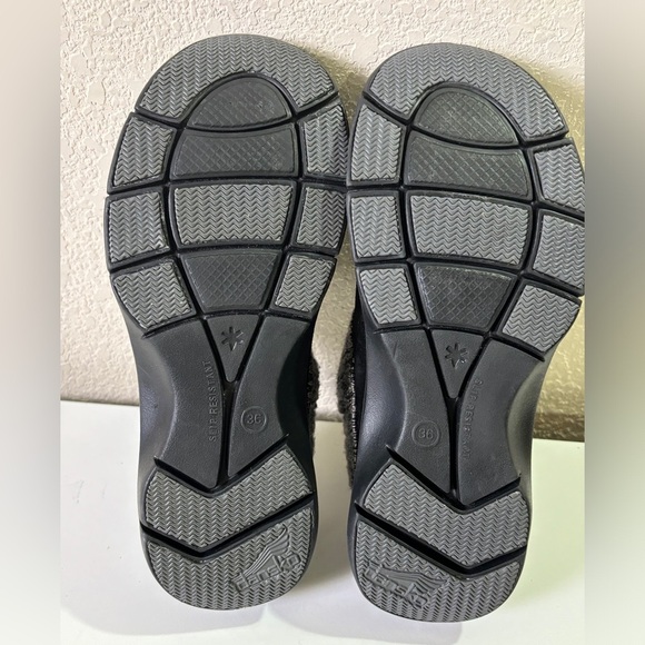 NWOT Dansko Eartha Black Suede & Knit Non Slip Comfort Mule Clog 36EU US 6 - Picture 9 of 9